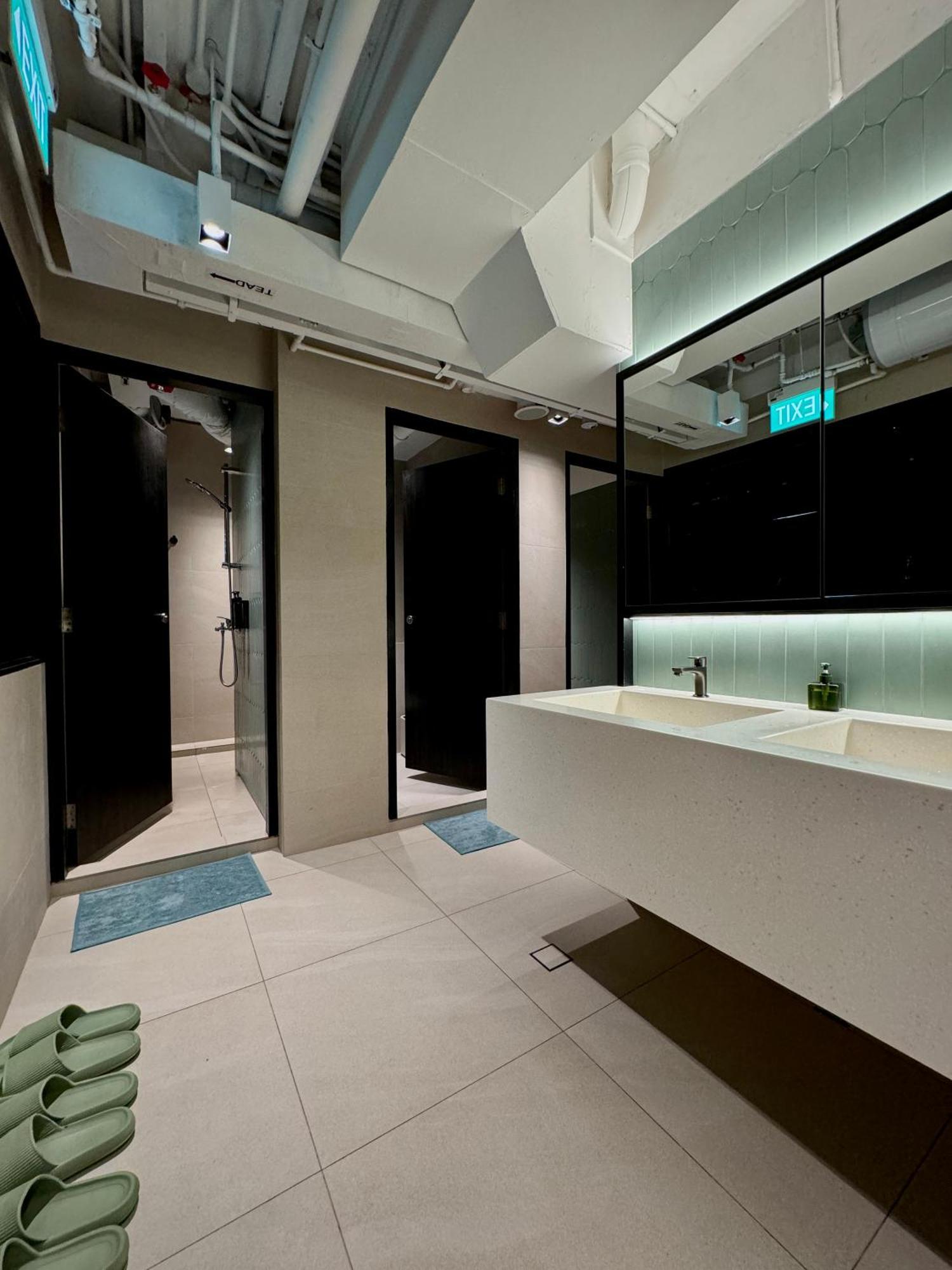 Jyu Capsule Hostel
